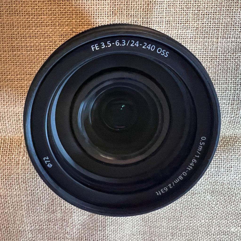 SONY FE 24-240mm F3.5-6.3 OSS ズームレンズ