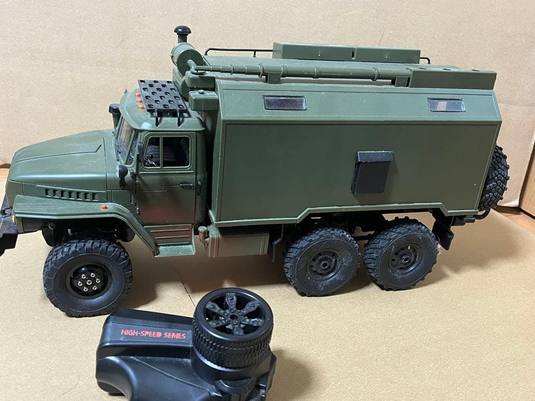 軍事トラック　ラジコン