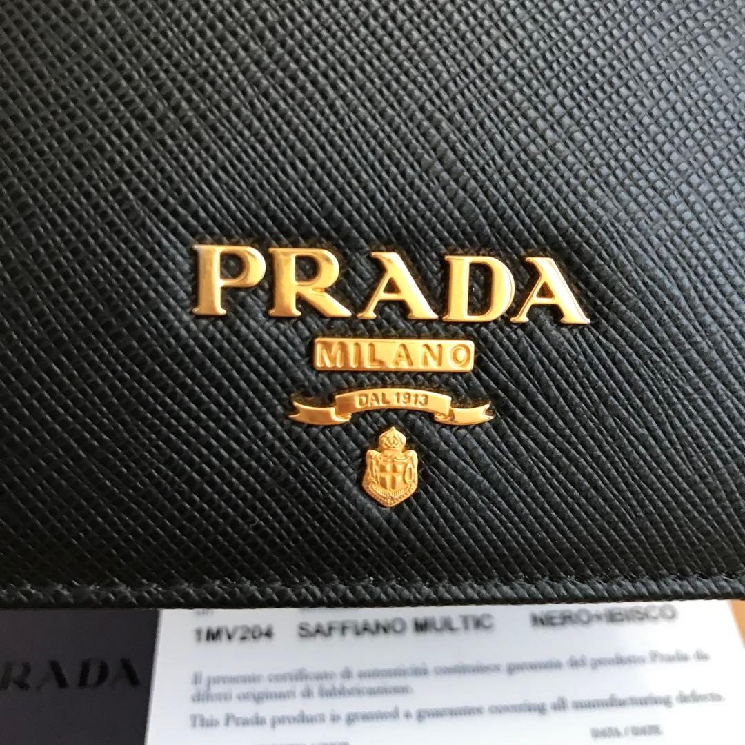 美品　PRADA プラダ　二つ折り財布　ミニ財布　黒×ピンク　マルチカラー