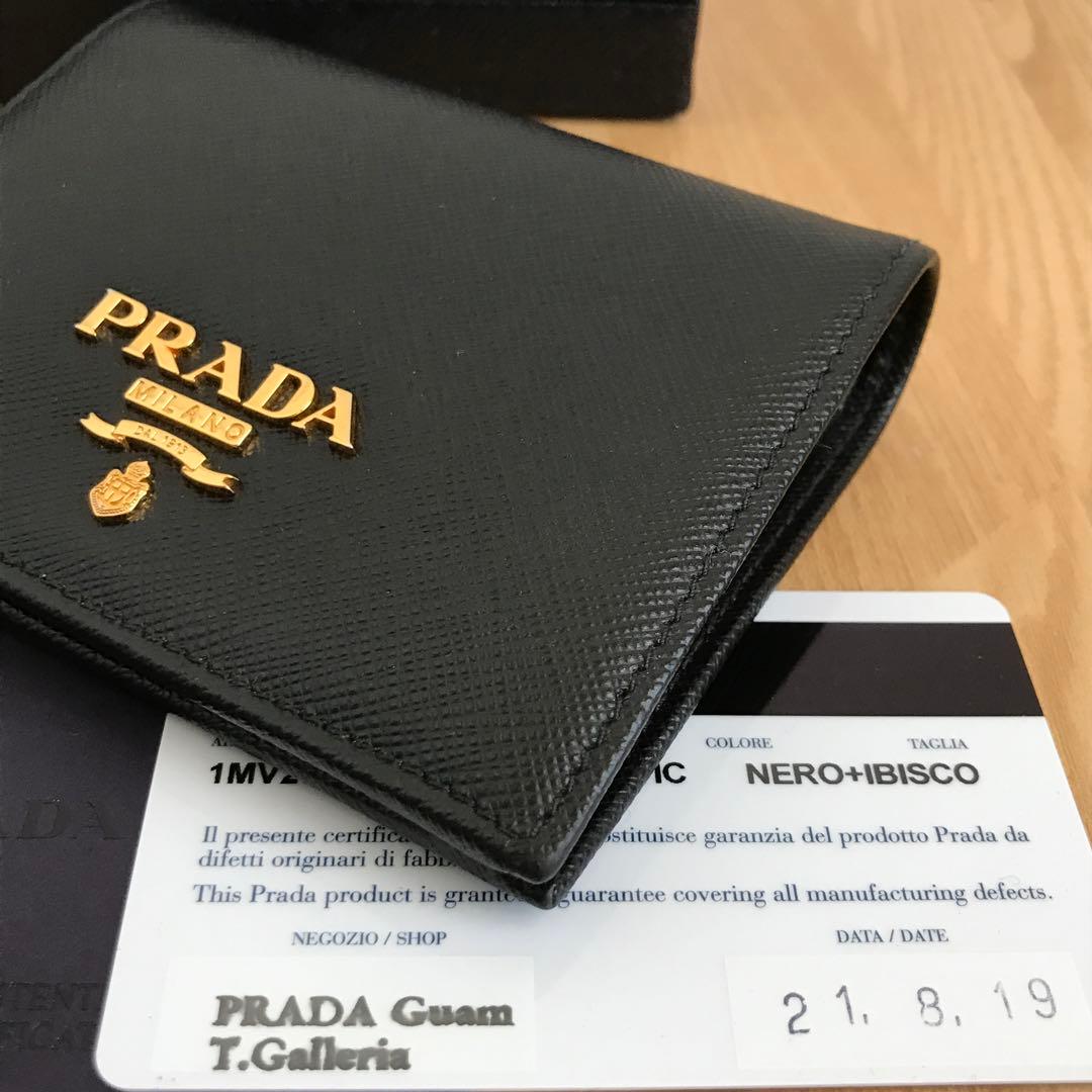 美品　PRADA プラダ　二つ折り財布　ミニ財布　黒×ピンク　マルチカラー
