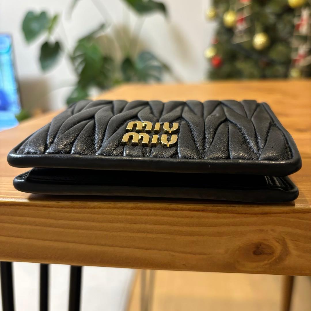 【上品】　miumiu マテラッセ　財布　二つ折り　ブラック　レザー　ロゴ
