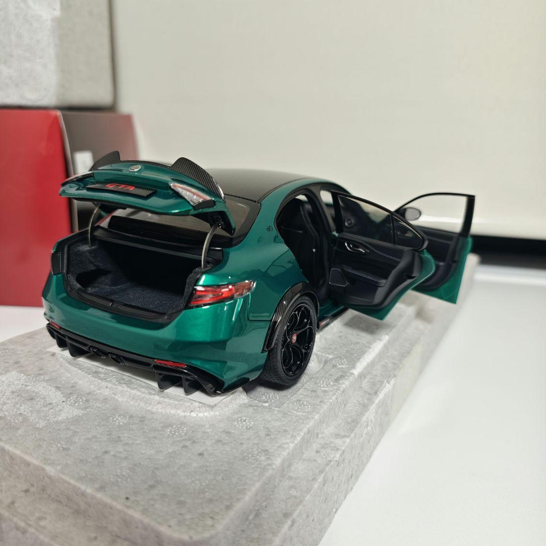 【訳あり品】MOTORHELIX 1/18 アルファロメオ ジュリア gta