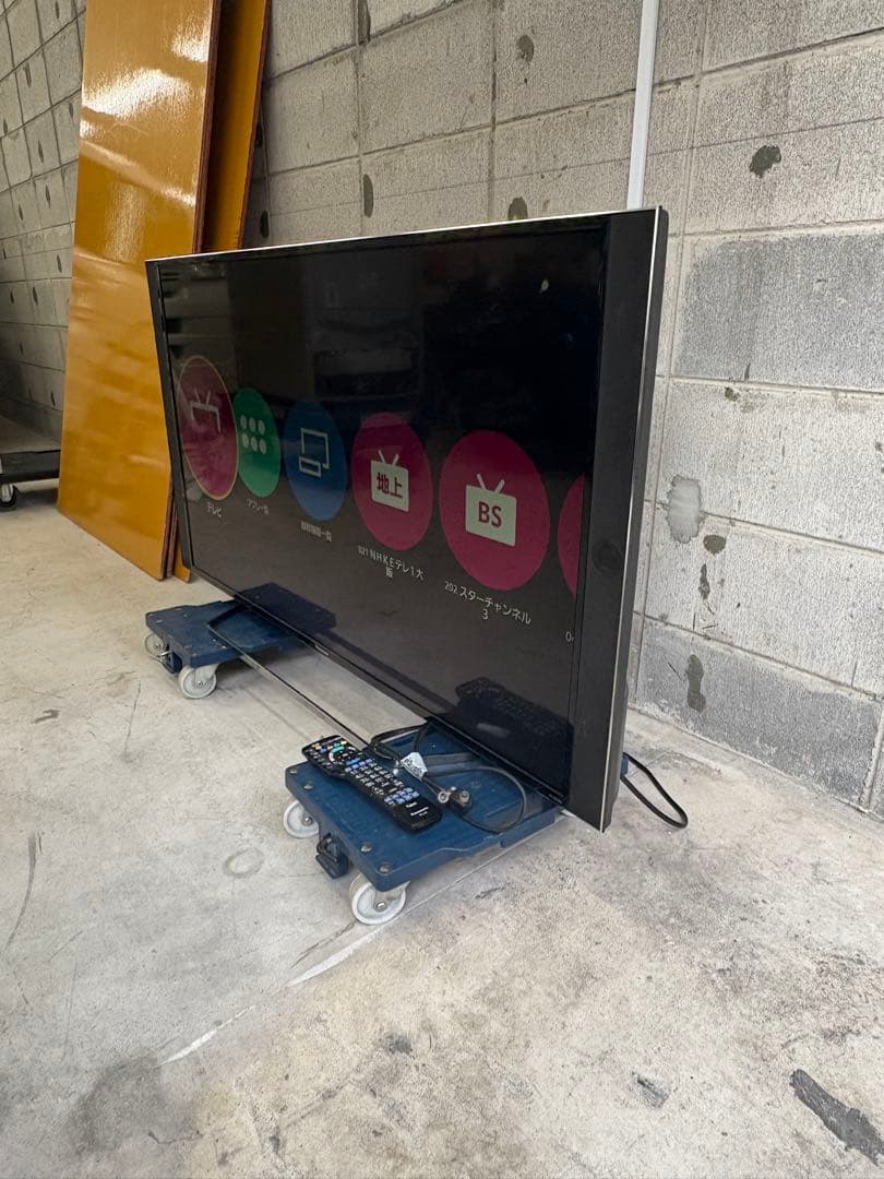 49インチ液晶テレビ/パナソニック/両側スピーカー搭載