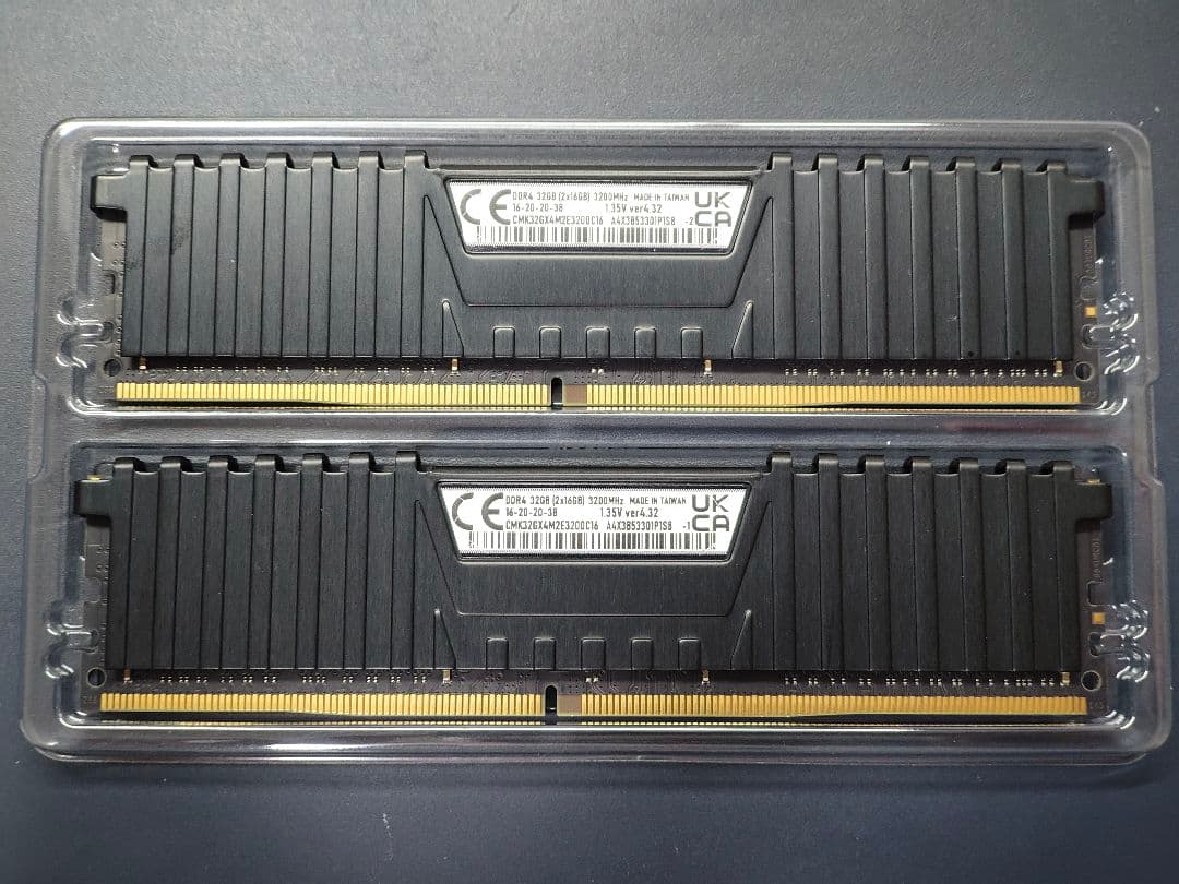 メモリー CORSAIR VENGEANCE LPX DDR4 32GB