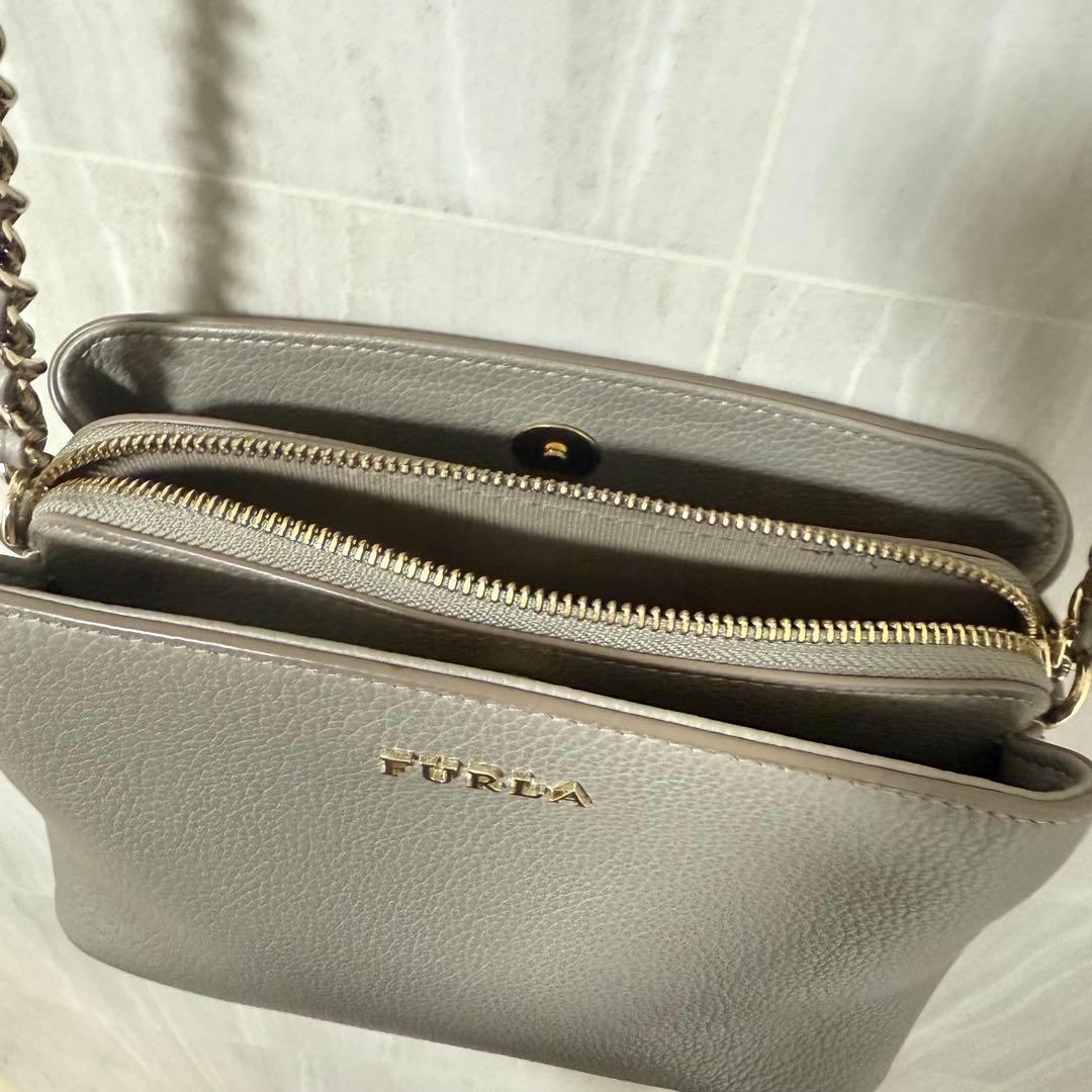 美品　FURLAフルラ レザー チェーンショルダーバッグ グレー シルバー金具