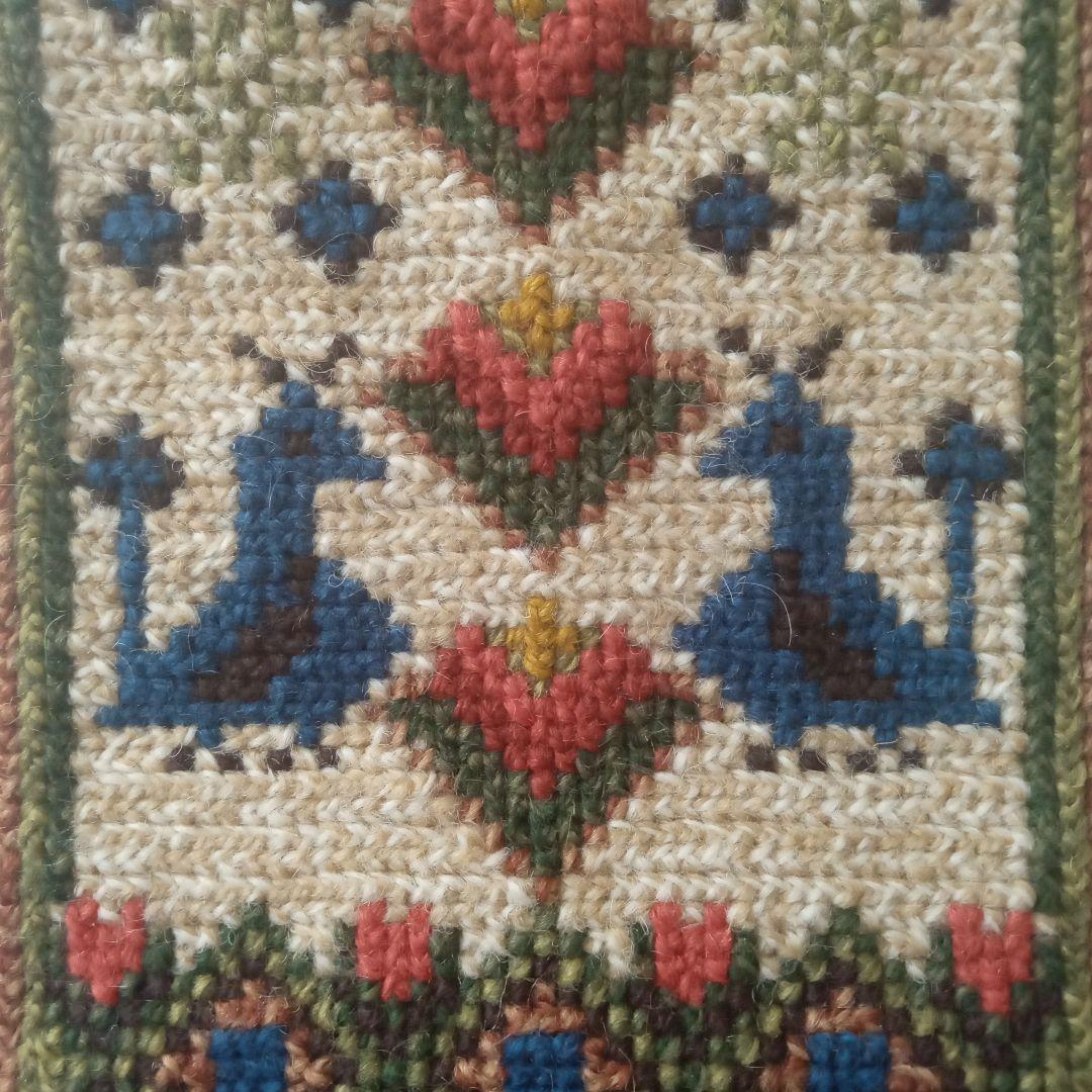 エルフ・モール　トゥヴィスト刺しゅうのタペストリー2枚