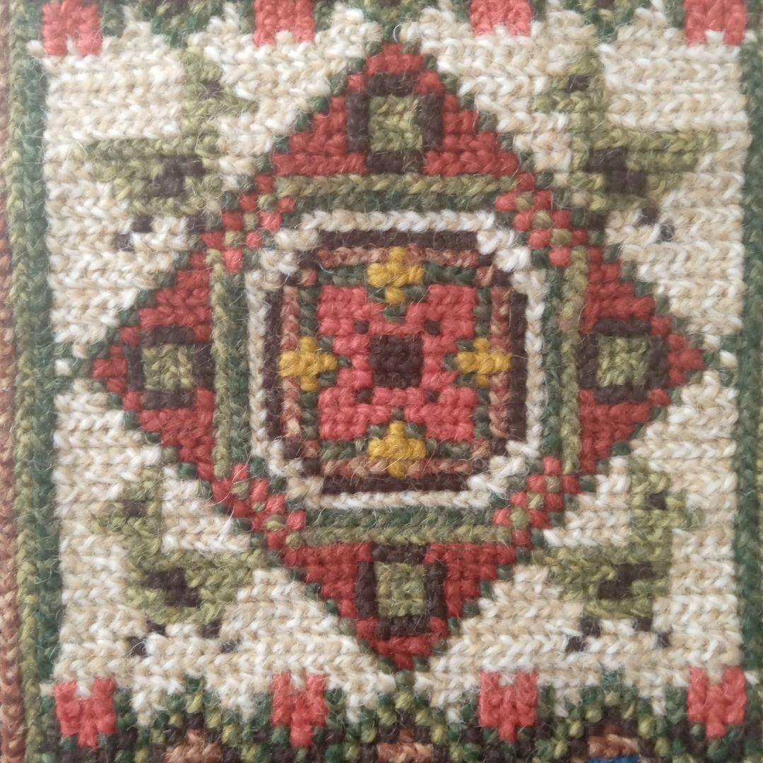 エルフ・モール　トゥヴィスト刺しゅうのタペストリー2枚