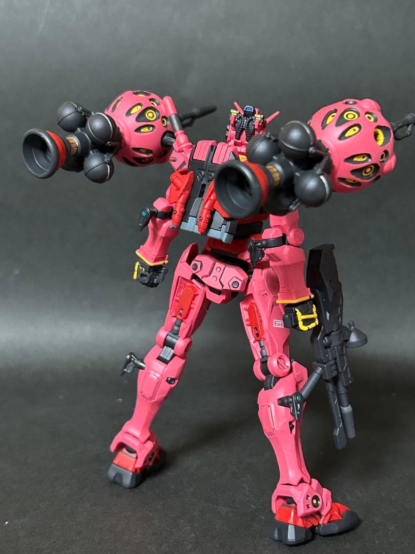 HG 赤いガンダム　シャア専用フルビット装備　塗装済み完成品　スタンド付き