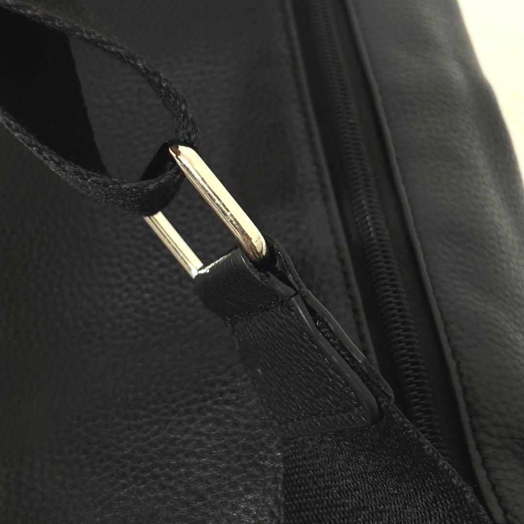 イアパピヨネ ワイドテープ ショルダーバッグ スタッズ ブラック