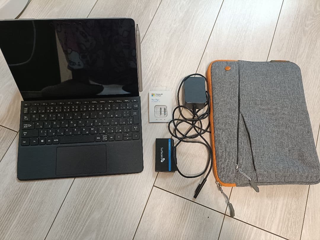 Microsoft Surface Pro 本体 + キーボード + 充電器
