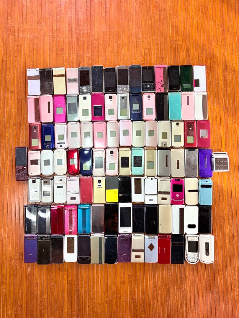 ガラケー動作未確認 キャリア 機種 色々 ジャンク 100台