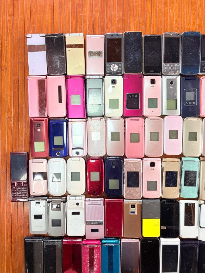 ガラケー動作未確認 キャリア 機種 色々 ジャンク 100台