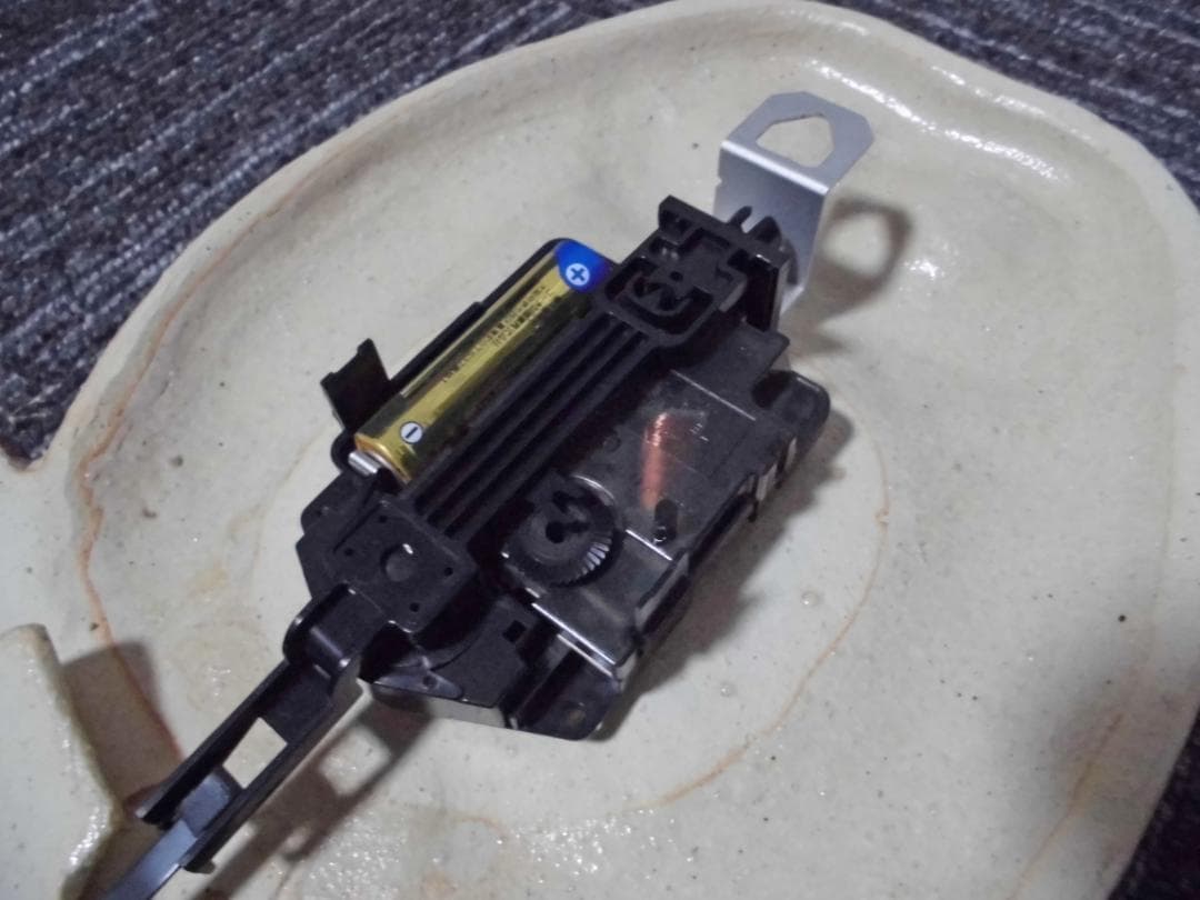 美濃焼　愛嬌のある陶器のふくろうの掛け時計　陶器のインテリア時計