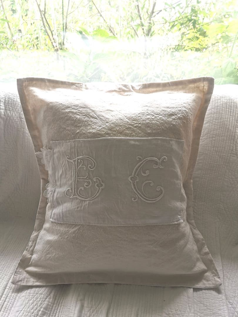 アンティークフランス 花文字モノグラムＥＣ手刺繍 リネンラージクッションカバー