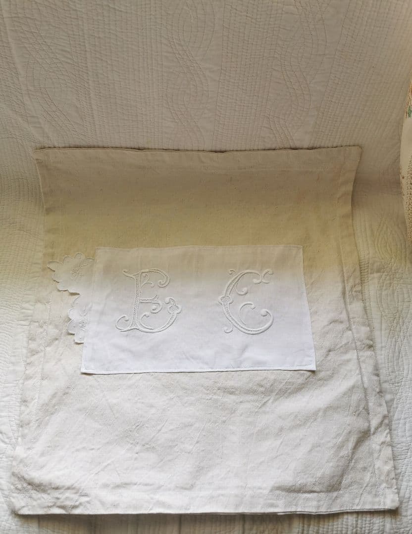 アンティークフランス 花文字モノグラムＥＣ手刺繍 リネンラージクッションカバー