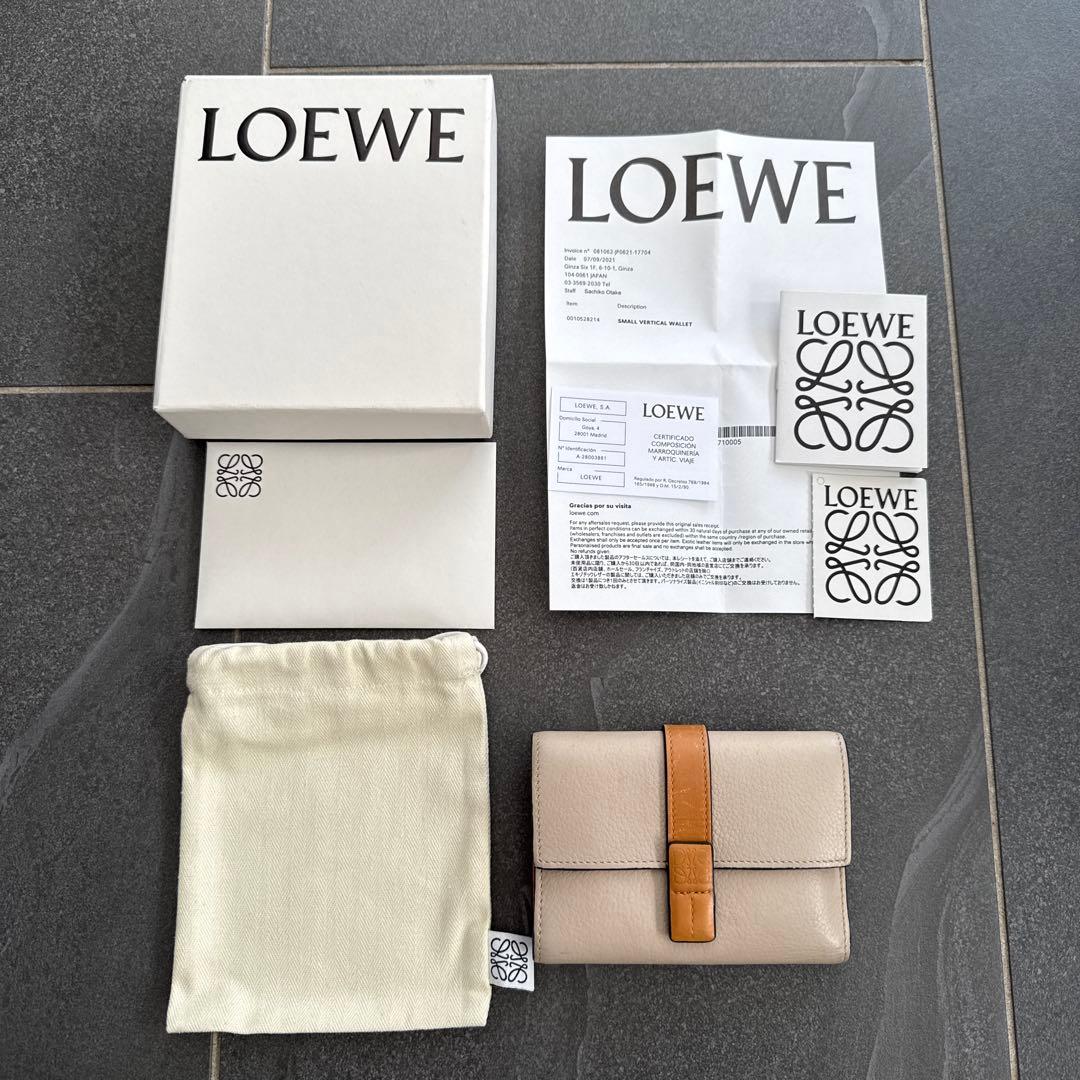 LOEWE 三つ折り財布　箱付き