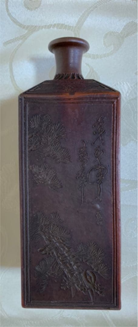 ①名工　田中金蔵友石　作　備前系保命酒　角徳利／②備前南燦窯　森本英助作　ぐい呑