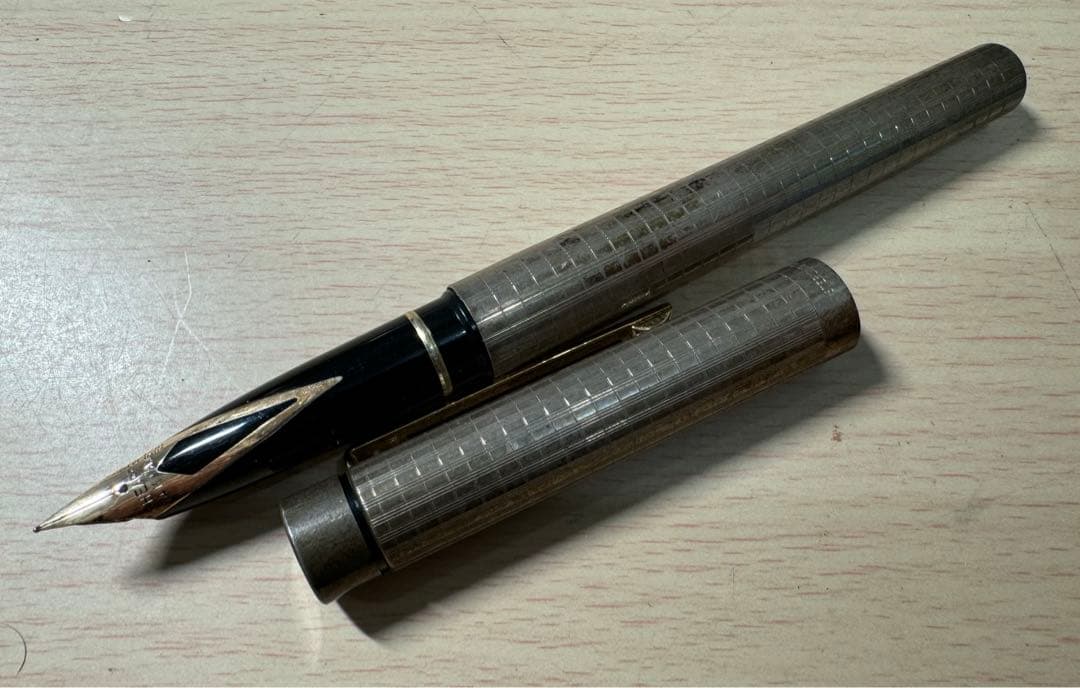 Sheaffer Targa 万年筆 シルバー