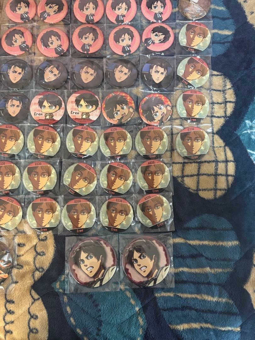進撃の巨人 エレン 缶バッジ 66個 まとめ売り