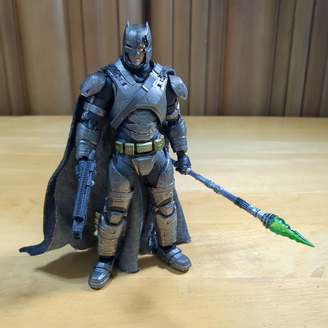 MAFEX No.023　アーマードバットマン