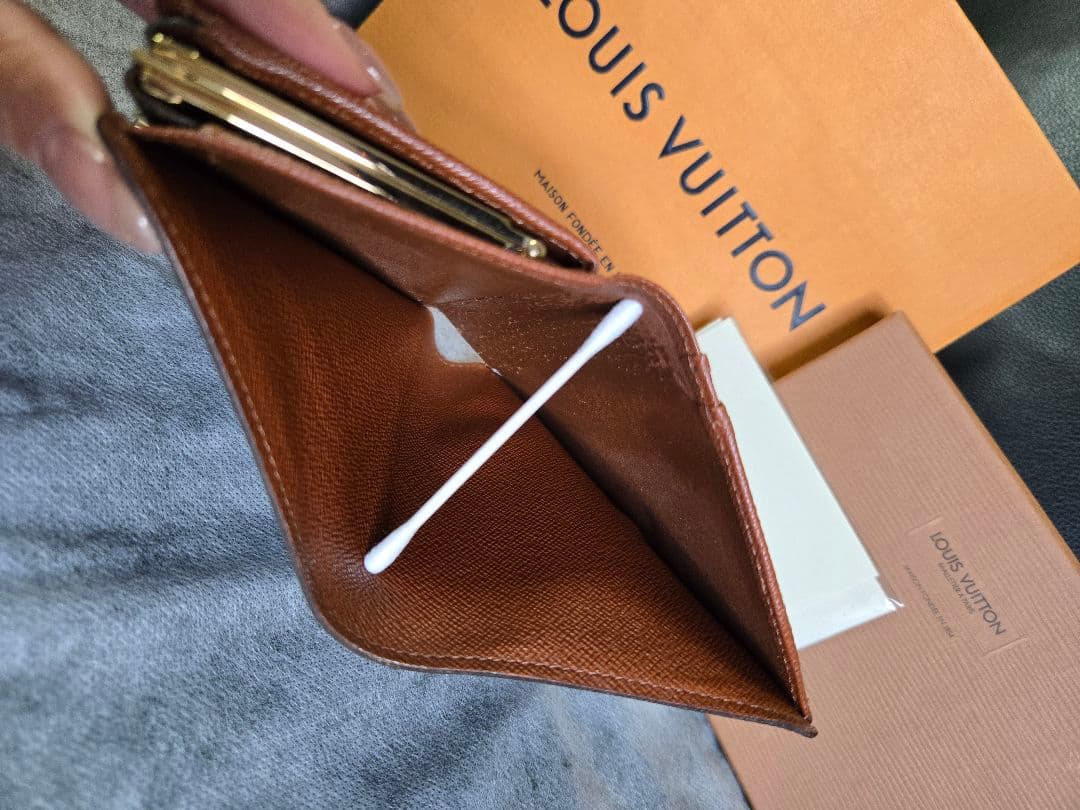 LOUIS VUITTON ルイヴィトン がま口 二つ折り財布