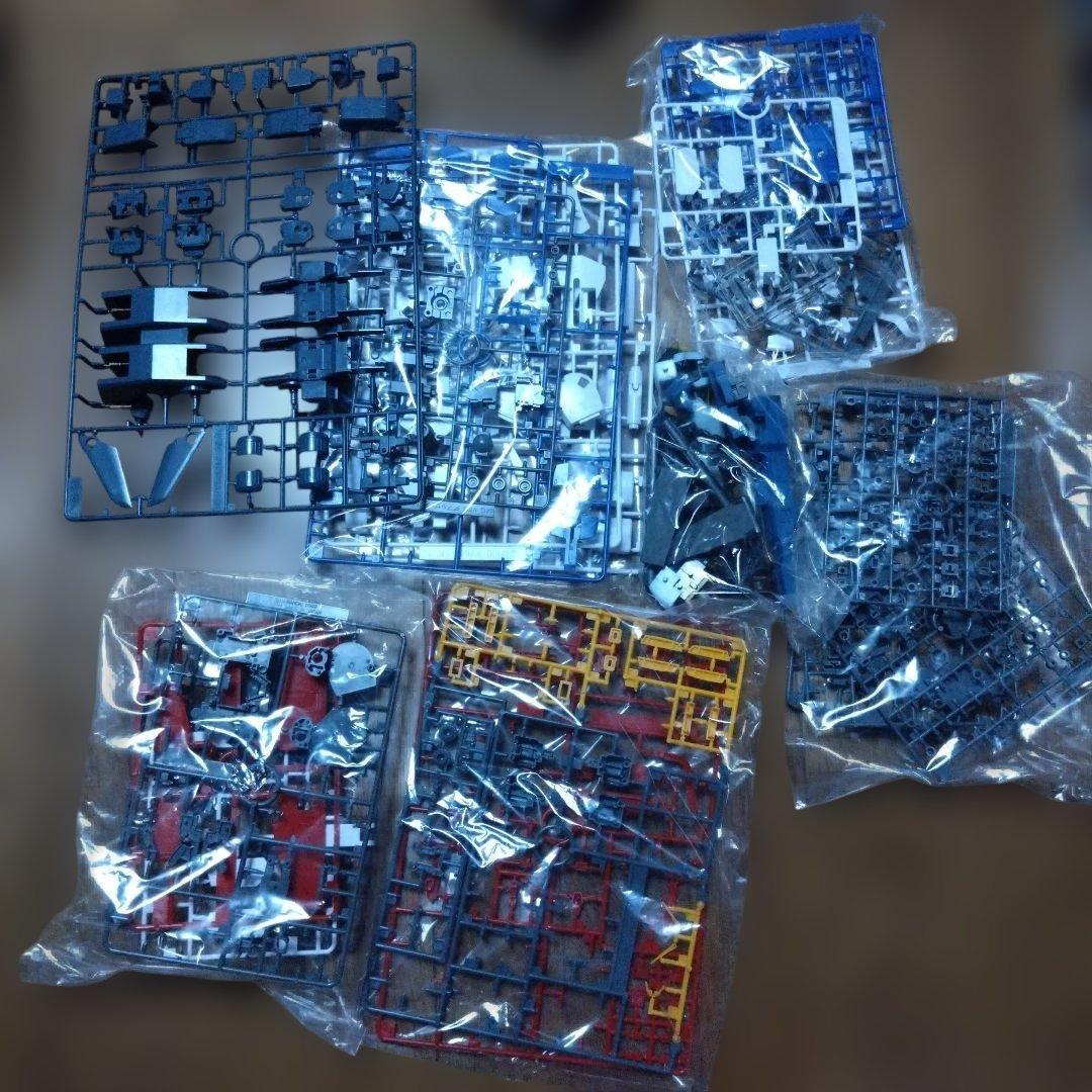 MG 1/100 BANDAI MSZ-010 ZZガンダム プラモデル