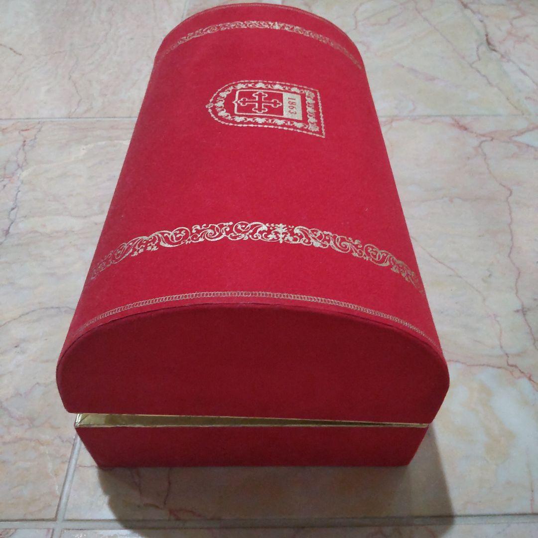 CAMUS の空ボトル 赤い化粧箱付き