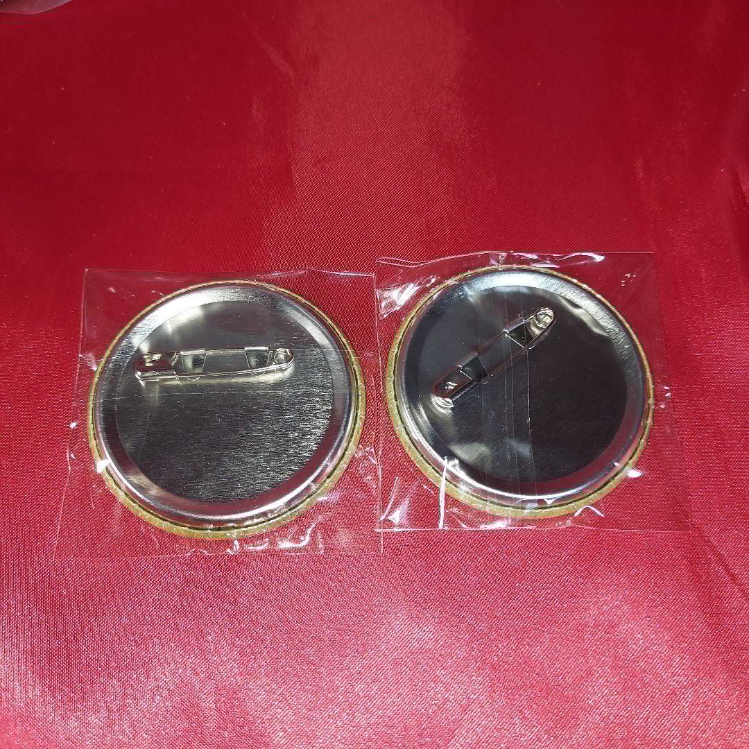 ユノ 缶バッジ 2点 888 ブラッククローバー