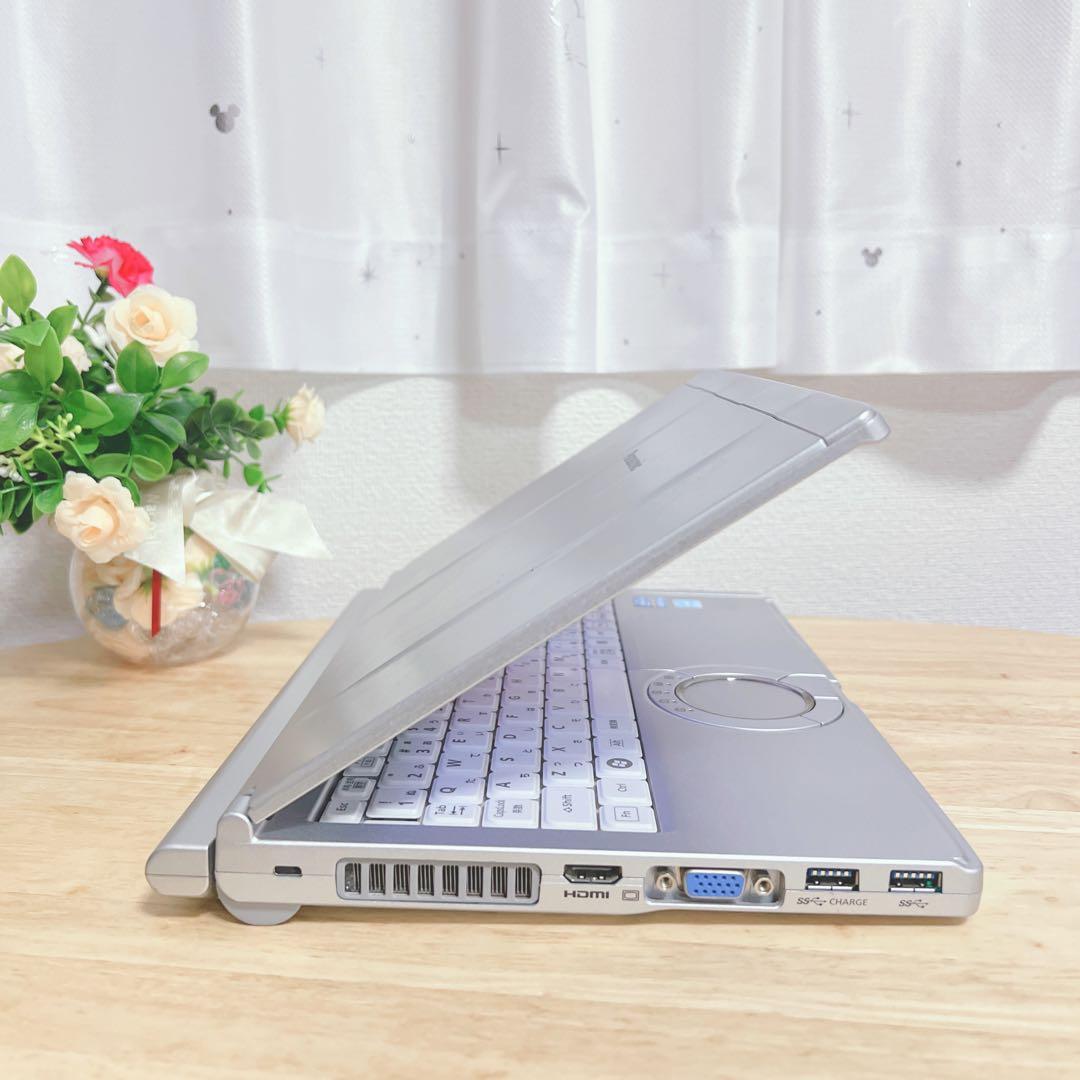 美品、高速SSD、快適、win11、オフィス2021、バッテリー長持ち、イラレ