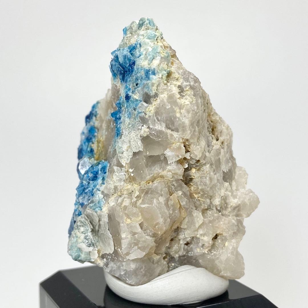 ユークレース　母岩付き　ジンバブエ産　鉱物標本　原石鉱石　天然石　ストーン