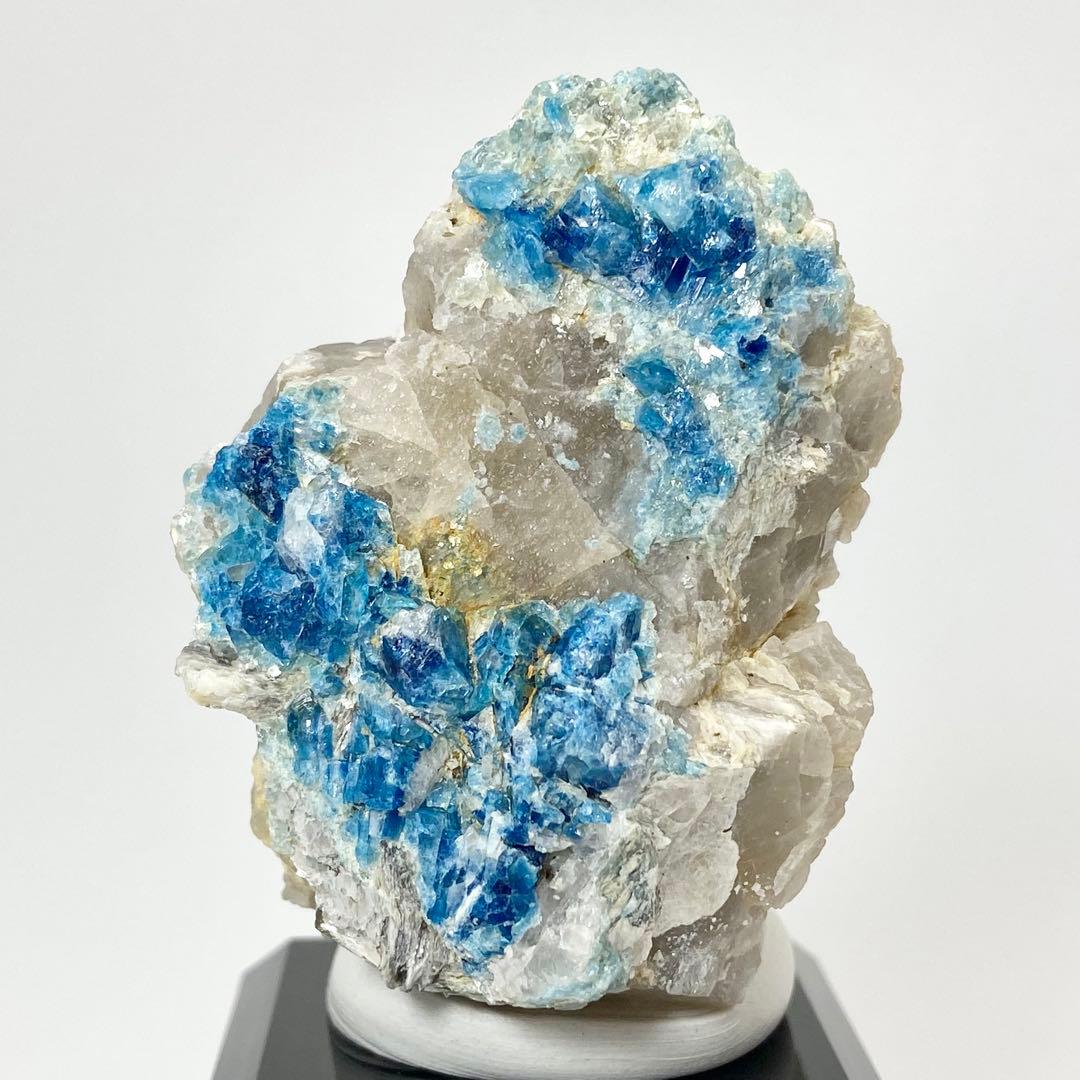 ユークレース　母岩付き　ジンバブエ産　鉱物標本　原石鉱石　天然石　ストーン