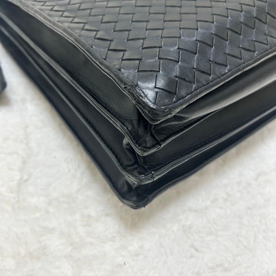 ボッテガヴェネタ イントレチャート ブラック レザー ビジネスバッグ