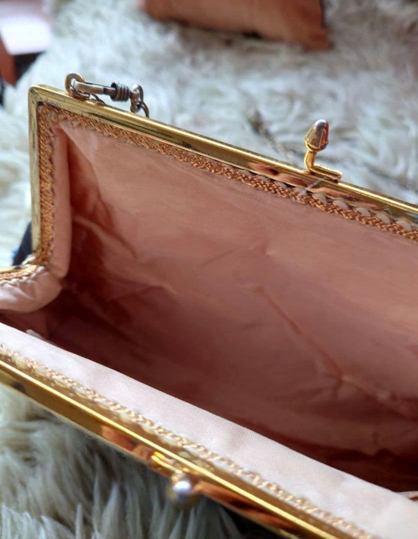 ニードルポイント　ロングチェーン　ポーチ