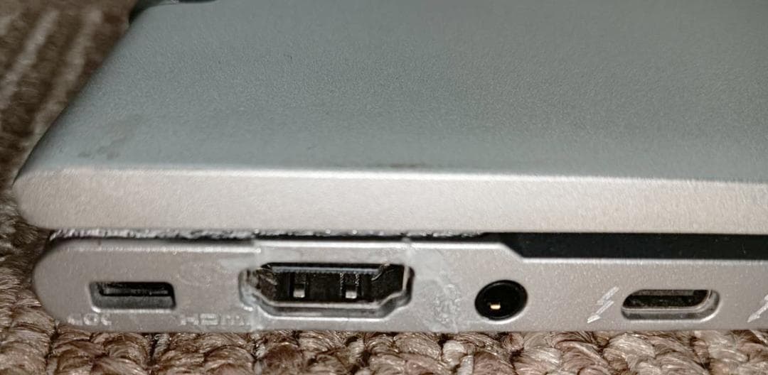 筐体修理跡ありdynabookFZ/HPSW6FHP7CZDSタッチパネル付き