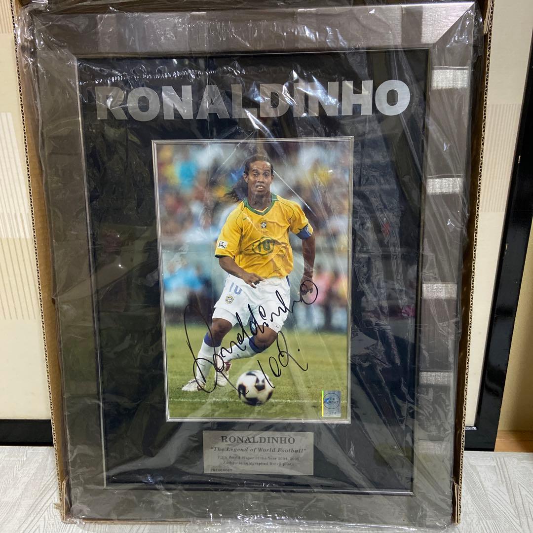 アキ◼️送料別◼️ロナウジーニョ直筆サインフォト　額入り