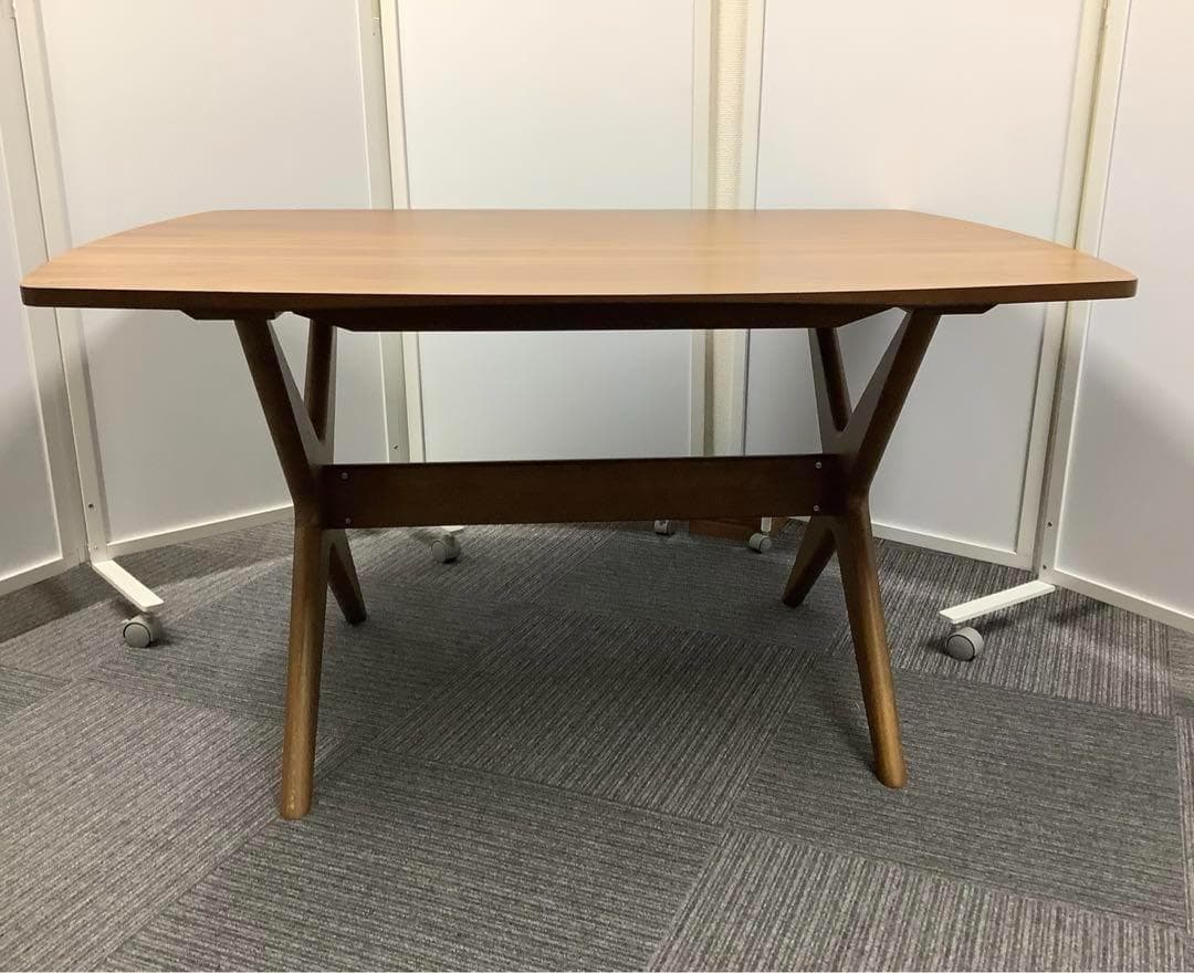 ニトリ リビングダイニングテーブルセット 椅子2脚 スツール付き