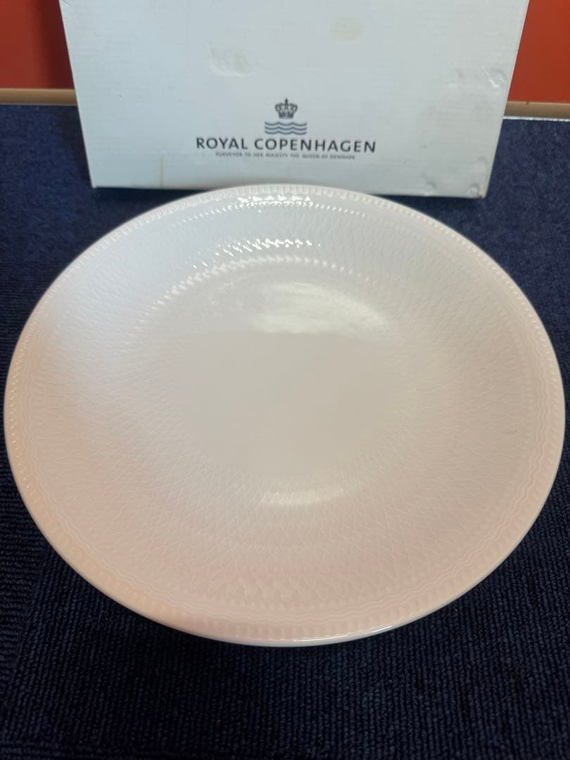 1907 ロイヤルコペンハーゲン　「ホワイトパルメッテ」　大皿　25cm 未使用