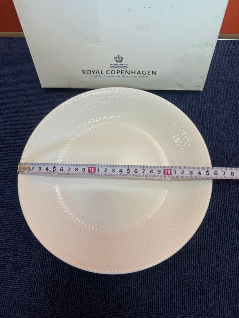 1907 ロイヤルコペンハーゲン　「ホワイトパルメッテ」　大皿　25cm 未使用