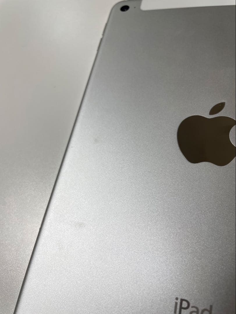 Apple iPad mini 4 ホワイト 32GB Wi-Fiモデル