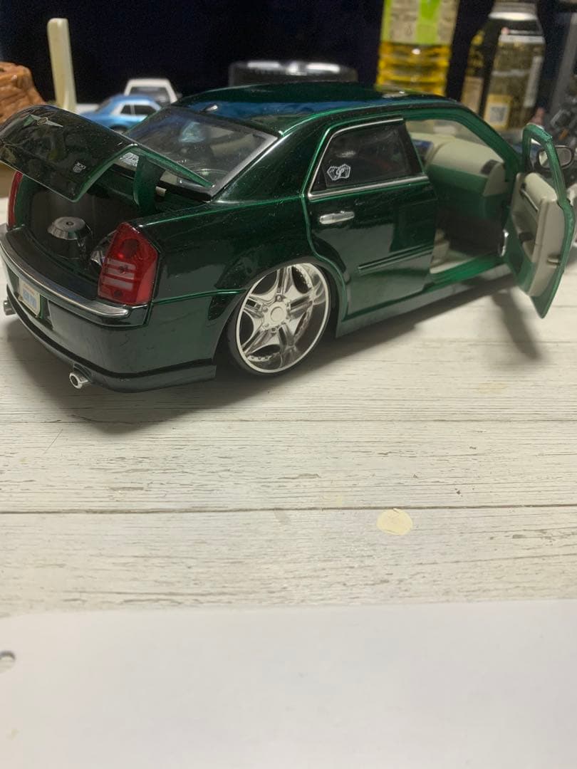 クライスラー300C 1/18