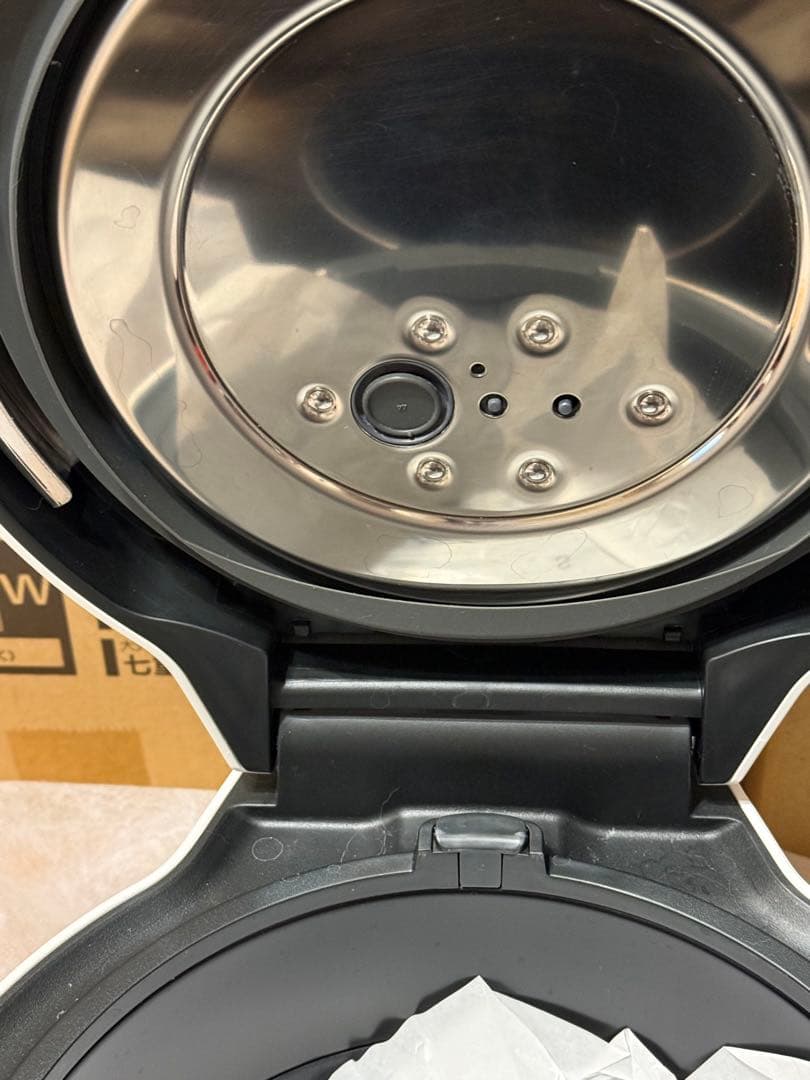 パナソニック圧力IHジャー炊飯器 SR-R10B-W ホワイト　5合炊　ほぼ新品