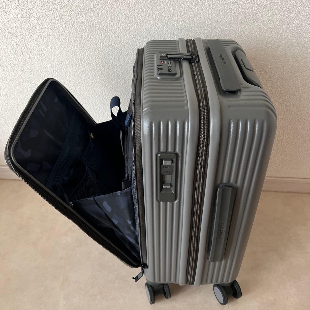 ✨新品未使用✨　　　　　　　　　　　　　　　　イノベーター　スーツケース