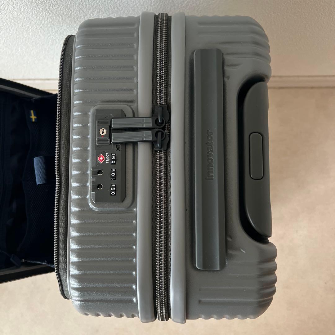 ✨新品未使用✨　　　　　　　　　　　　　　　　イノベーター　スーツケース
