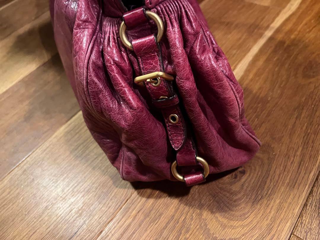 Miu Miu バーガンディレザー ハンドバッグ