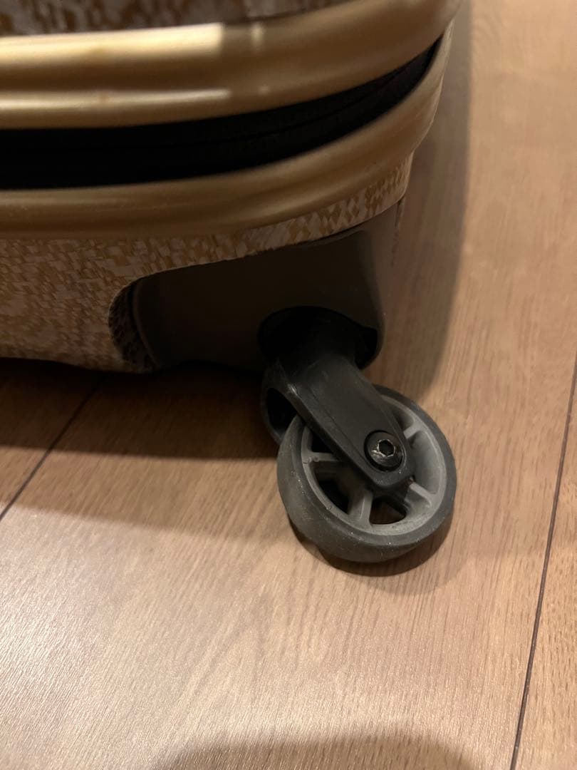 Samsonite 革新的なス一ツケ一ス発売10周年を記念した、スペシャルな限定