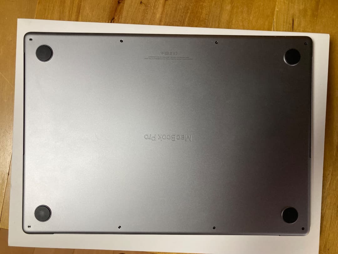 【画面不良】MacBook Pro M1MAX 32cGPU 32g 1T