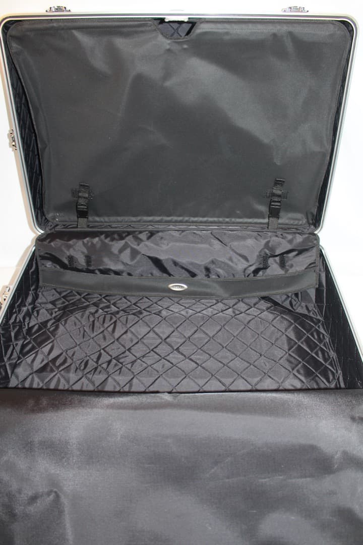 ZERO HALLIBURTON ゼロハリバートン スーツケース シルバー　中古