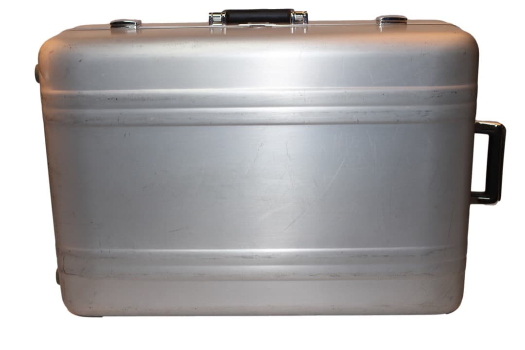 ZERO HALLIBURTON ゼロハリバートン スーツケース シルバー　中古