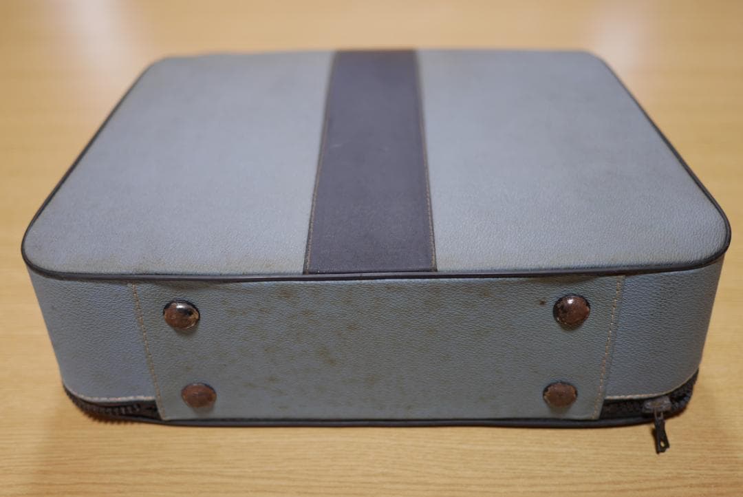 （イタリア）オリベッティ タイプライター lettera32