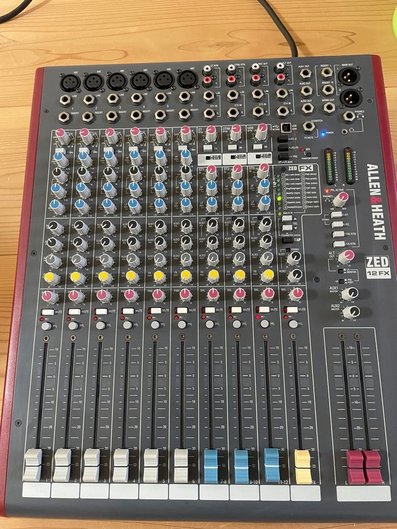 ALLEN & HEATH ZED 12-FX アナログミキサー